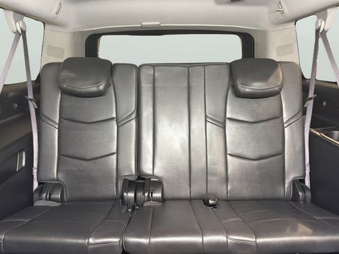 Used 2016 Cadillac Escalade ESV Luxury AWD/4WD image 37