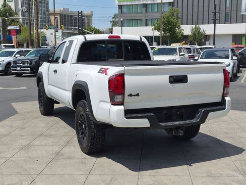 Used 2022 Toyota Tacoma SR w/ SX Package AWD/4WD image 7