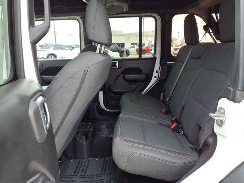 Used 2024 Jeep Wrangler Unlimited Sport AWD/4WD image 18