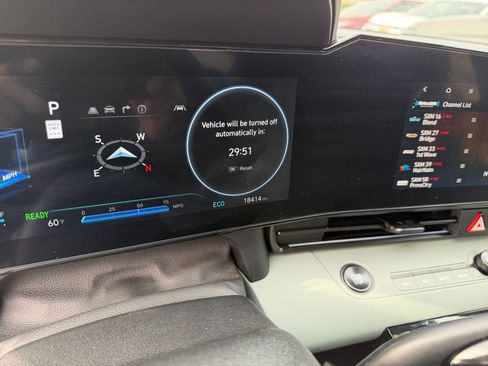 Used 2025 Hyundai Elantra Limited image 42