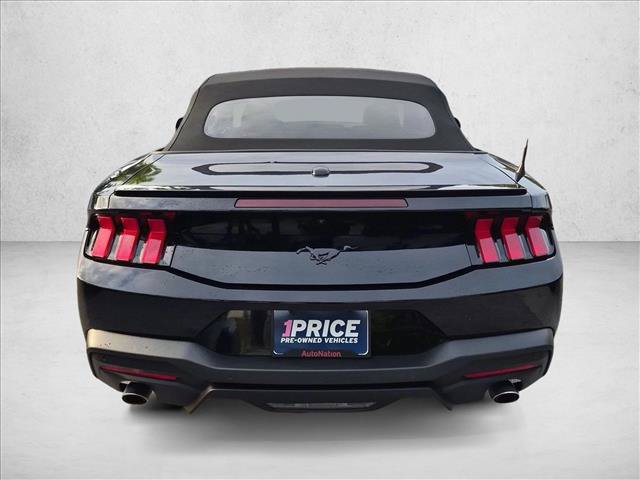 Used 2025 Ford Mustang Premium RWD image 7