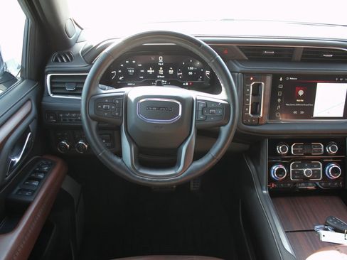 Used 2024 GMC Yukon Denali Ultimate image 11