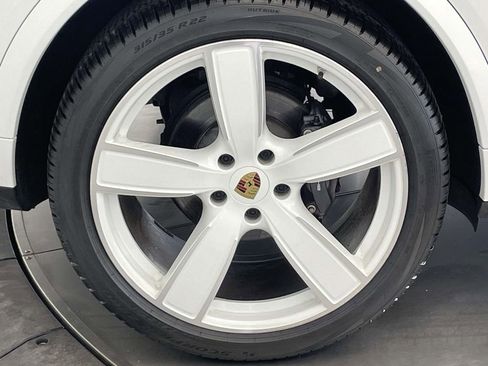 Certified 2022 Porsche Cayenne Platinum Edition AWD/4WD image 13
