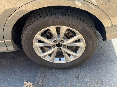 Used 2025 Audi Q3 2.0T Premium w/ Convenience Package image 5