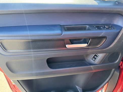 Used 2025 Volkswagen ID. Buzz Pro S image 16