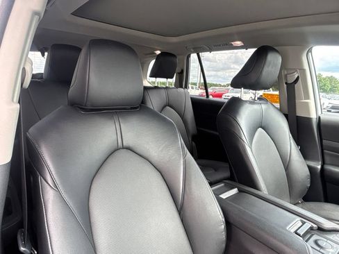 Used 2025 Toyota Grand Highlander FWD image 20