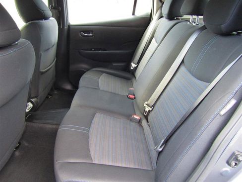 Used 2022 Nissan Leaf SV image 27