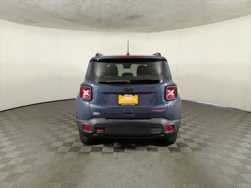 Certified 2023 Jeep Renegade Trailhawk w/ Trailhawk Elite Group AWD/4WD image 9