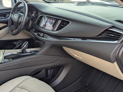 Used 2020 Buick Enclave Essence w/ Sport Touring Edition image 28
