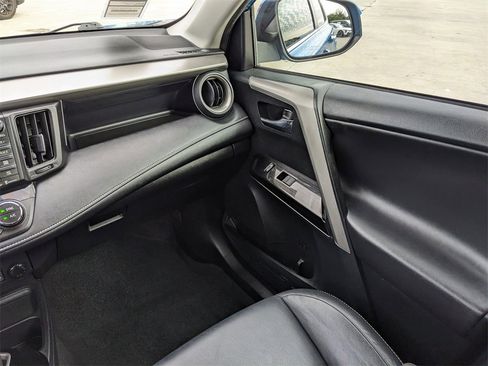 Used 2017 Toyota RAV4 Limited image 18