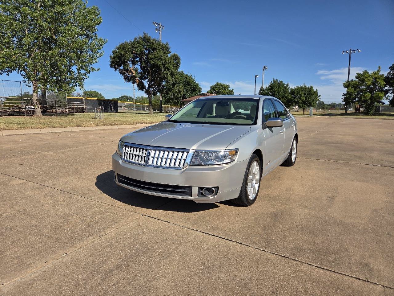 Used 2009 Lincoln MKZ FWD image 4