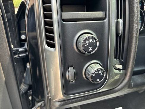 Used 2019 Chevrolet Silverado 1500 LT AWD/4WD image 22