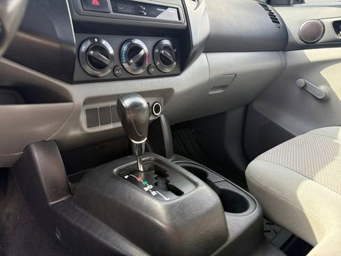 Used 2013 Toyota Tacoma 2WD Regular Cab image 11