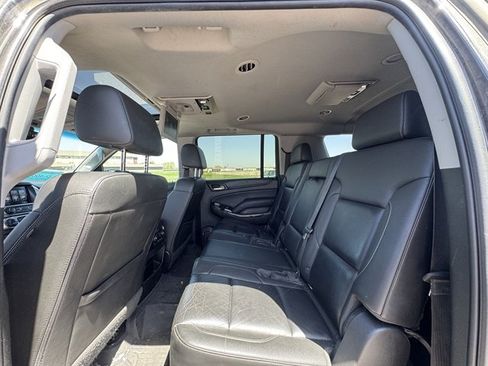 Used 2018 Chevrolet Suburban LT w/ LT Signature Package AWD/4WD image 8