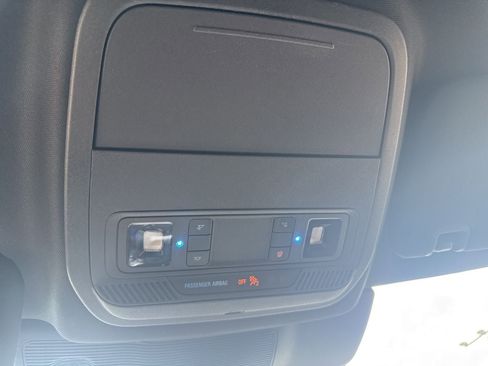 Used 2020 Ford Explorer Limited image 16