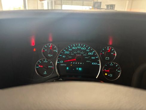 New 2025 Chevrolet Express 2500 w/ Driver Convenience Package RWD image 30