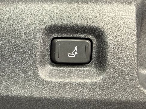 Used 2025 Toyota Tacoma TRD Off-Road image 17