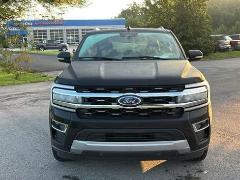 Used 2024 Ford Expedition Max Limited AWD/4WD image 6