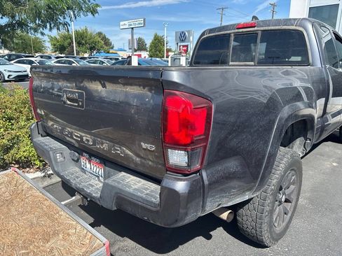 Used 2022 Toyota Tacoma SR5 AWD/4WD image 6