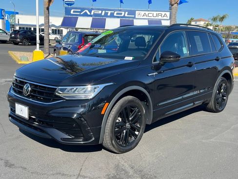 Used 2022 Volkswagen Tiguan SE R-Line image 3