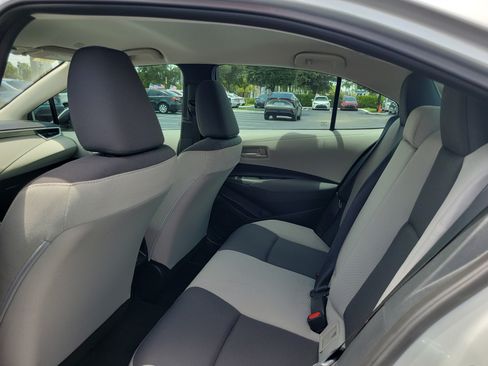 Used 2025 Toyota Corolla LE FWD image 18