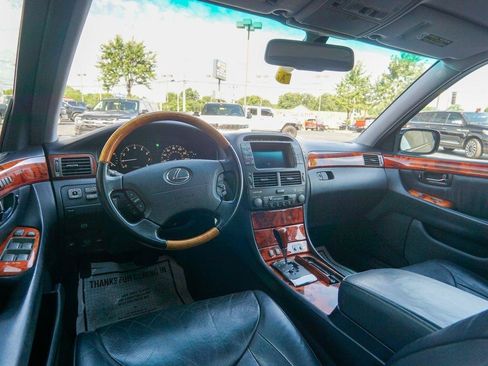 Used 2006 Lexus LS 430 w/ Modern Luxury Pkg RWD image 11