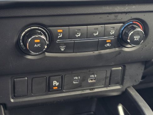 Certified 2025 Nissan Frontier SV AWD/4WD image 21