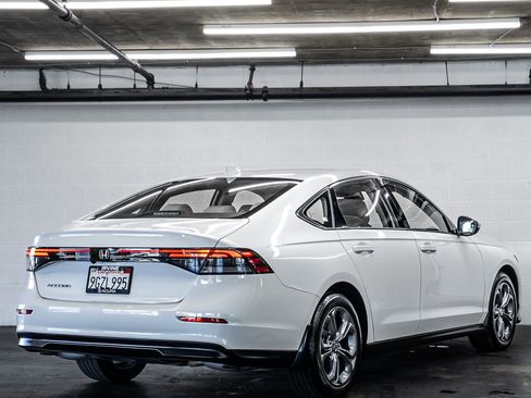 Used 2023 Honda Accord EX image 5