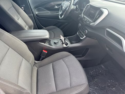Used 2024 GMC Terrain SLE image 13
