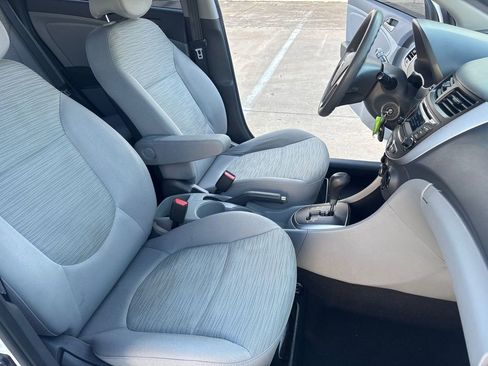 Used 2017 Hyundai Accent SE FWD image 25