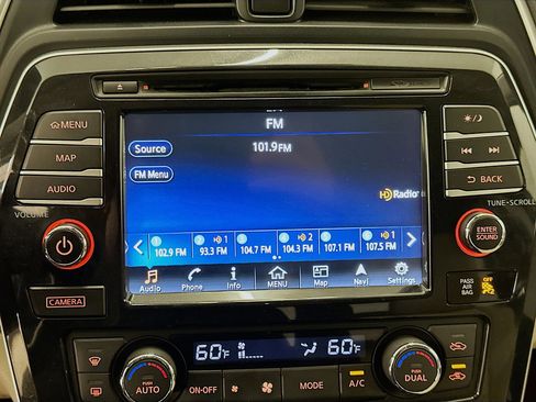 Used 2017 Nissan Maxima Platinum FWD image 21