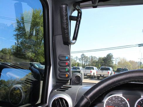 Used 2010 Jeep Wrangler Sahara w/ Dual Top Group AWD/4WD image 15