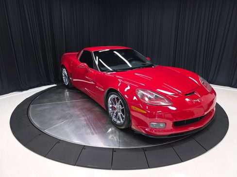 Used 2009 Chevrolet Corvette Z06 w/ Preferred Equipment Group RWD image 7
