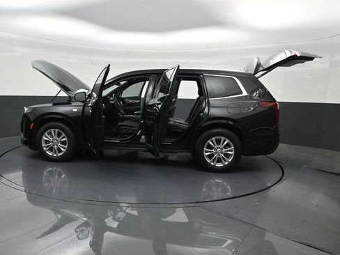 Used 2025 Cadillac XT6 Luxury FWD image 33