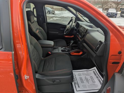 Used 2025 Nissan Frontier PRO-4X w/ Pro Convenience Package image 17