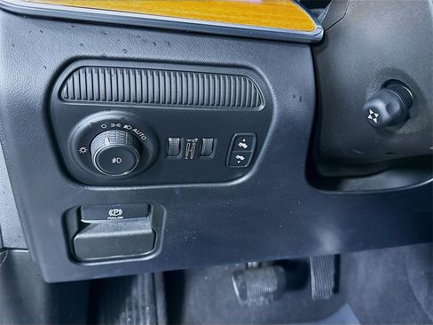 Used 2022 Jeep Grand Wagoneer Series III w/ Flexible Seating Group image 21