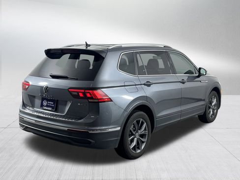 Certified 2024 Volkswagen Tiguan SE image 7