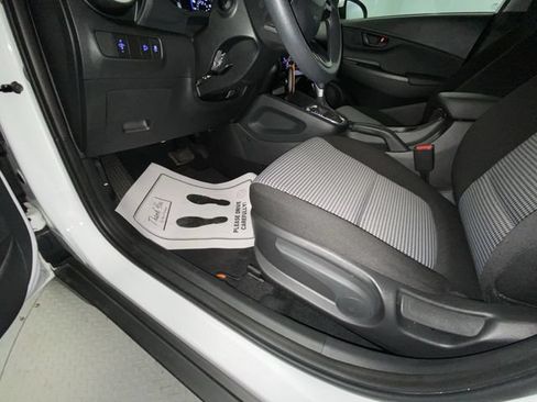 Used 2023 Hyundai Kona SE w/ Cargo Package AWD/4WD image 12