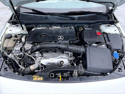 Used 2022 Mercedes-Benz CLA 250 image 9