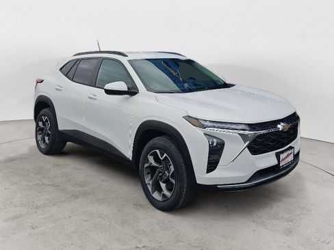 New 2026 Chevrolet Trax LT w/ Driver Confidence Package FWD image 1