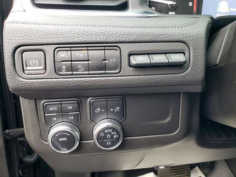 Used 2021 GMC Yukon Denali w/ LPO, Illumination Package image 12