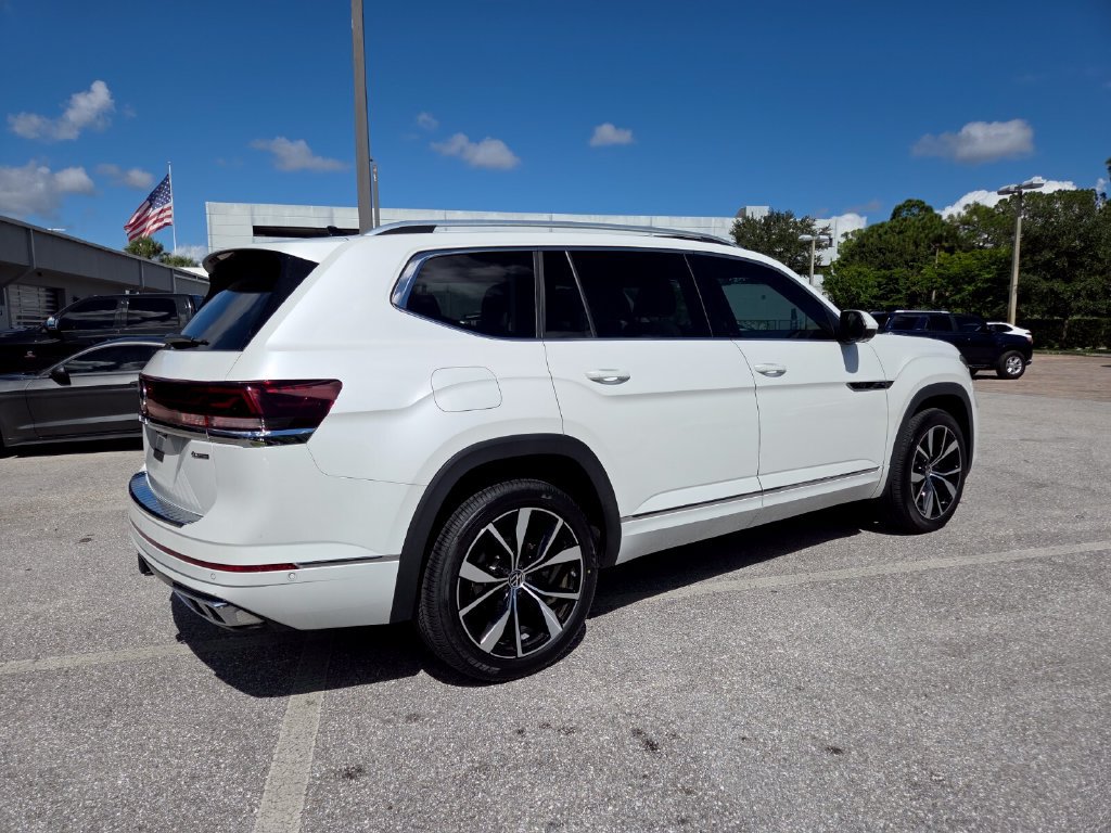 Used 2024 Volkswagen Atlas SEL Premium R-Line AWD/4WD image 11