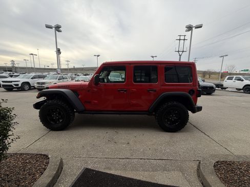 Used 2024 Jeep Wrangler Willys image 14