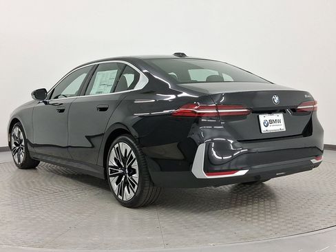 New 2026 BMW 530i w/ Premium Package image 3