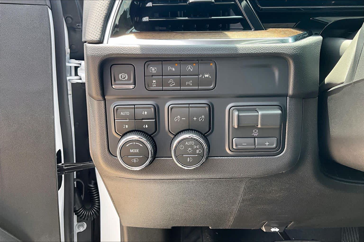 New 2026 Chevrolet Tahoe High Country AWD/4WD image 22