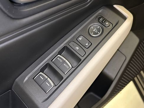 Used 2025 Honda Accord SE image 19