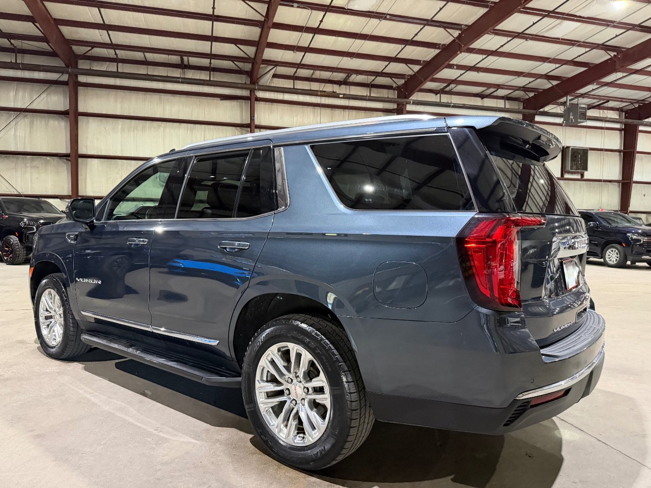 Used 2021 GMC Yukon SLT w/ SLT Luxury Plus Package RWD image 7