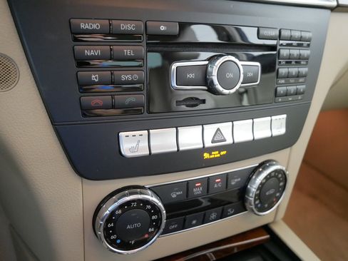 Used 2012 Mercedes-Benz C 300 4MATIC Sedan image 23