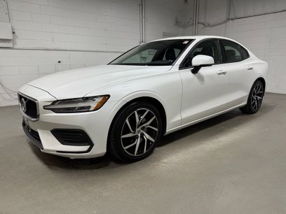 Used 2020 Volvo S60 T6 Momentum