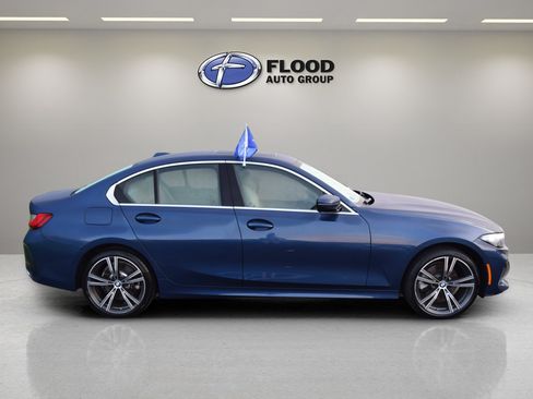 Used 2024 BMW 330i xDrive Sedan w/ Premium Package AWD/4WD image 3